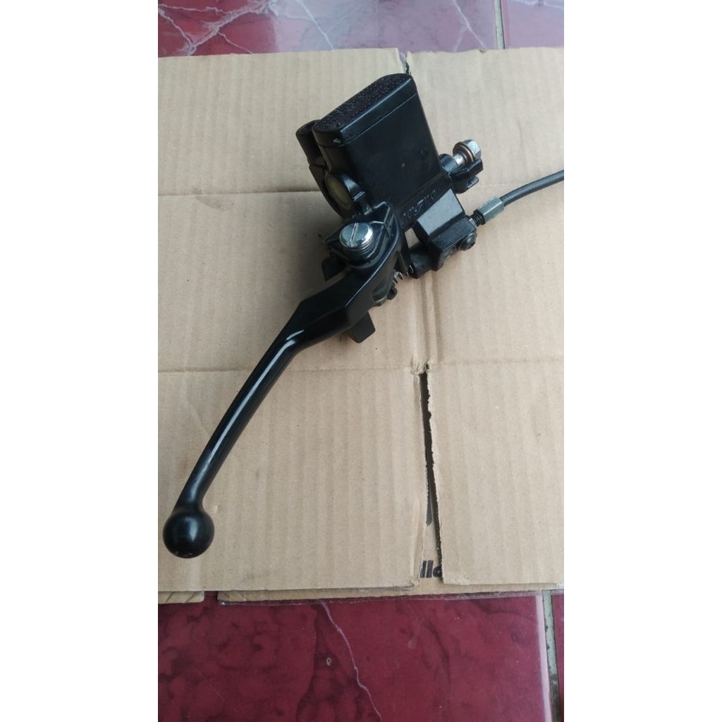 Master Rem Depan atas kanan Honda Beat street Scoopy New Beat LED Deluxe Original