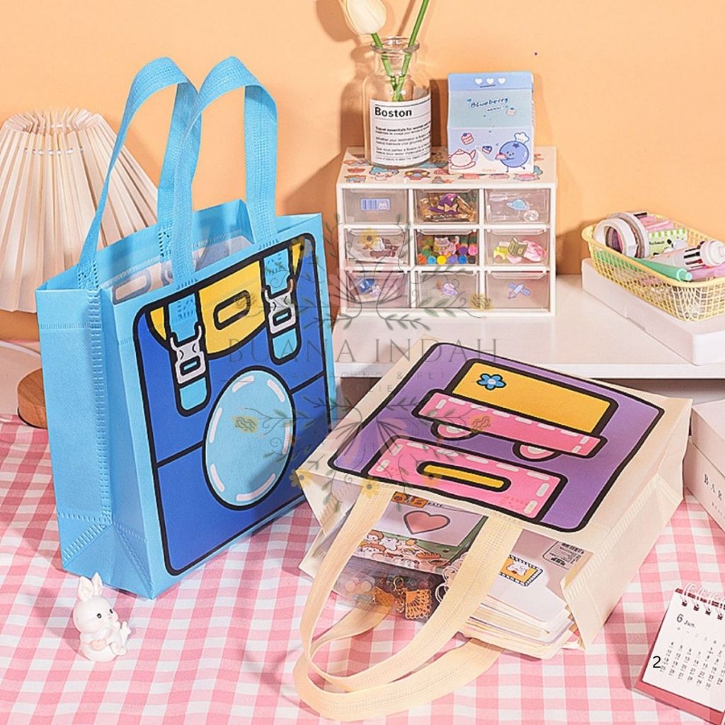 

Tas Spunbond motif ransel T-1918 22x22x9 cm GOODIEBAG UCU IMUT KADO UNIK SOUVERNIR