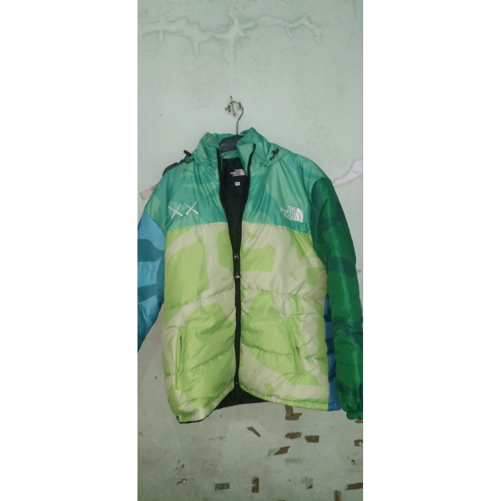 Jaket Outdoor TNF X KAWS
