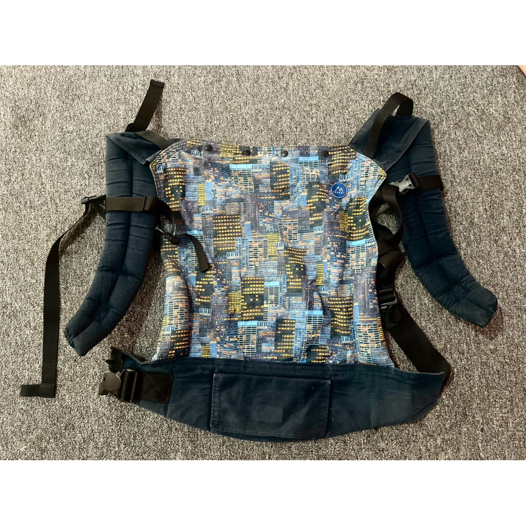 Gendongan M-shape Zakkel Preloved