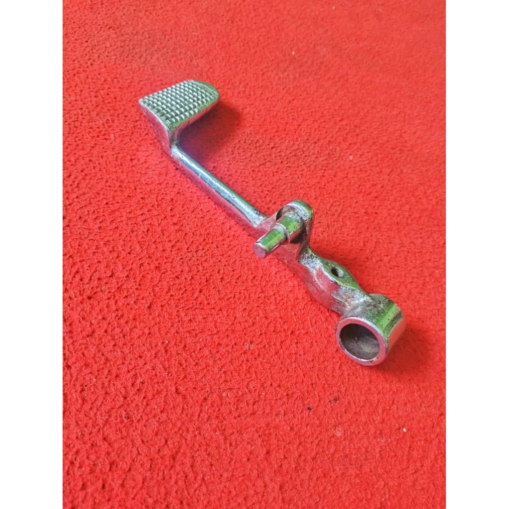 PEDAL REM HONDA DREAM 305 CB77 CB72 PEDAL REM BELAKANG ORIGINAL