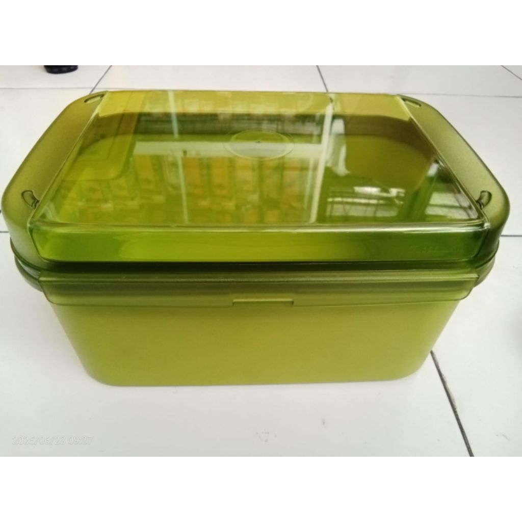 Ezy Keeper Tupperware