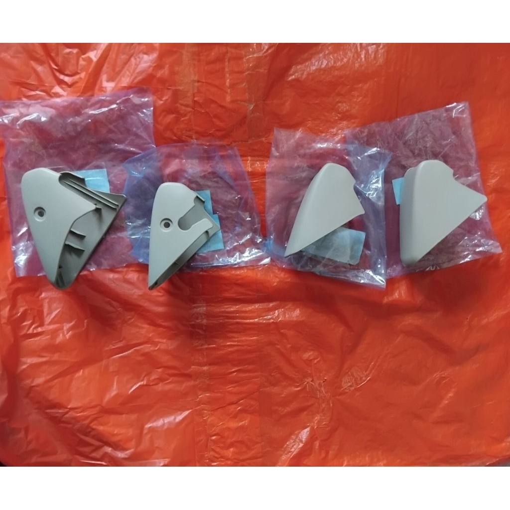 Cover baut jok baris kedua innova 2009-2015 original 1set 4pcs