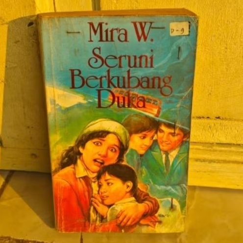 SERUNI BERKUBANG DUKA