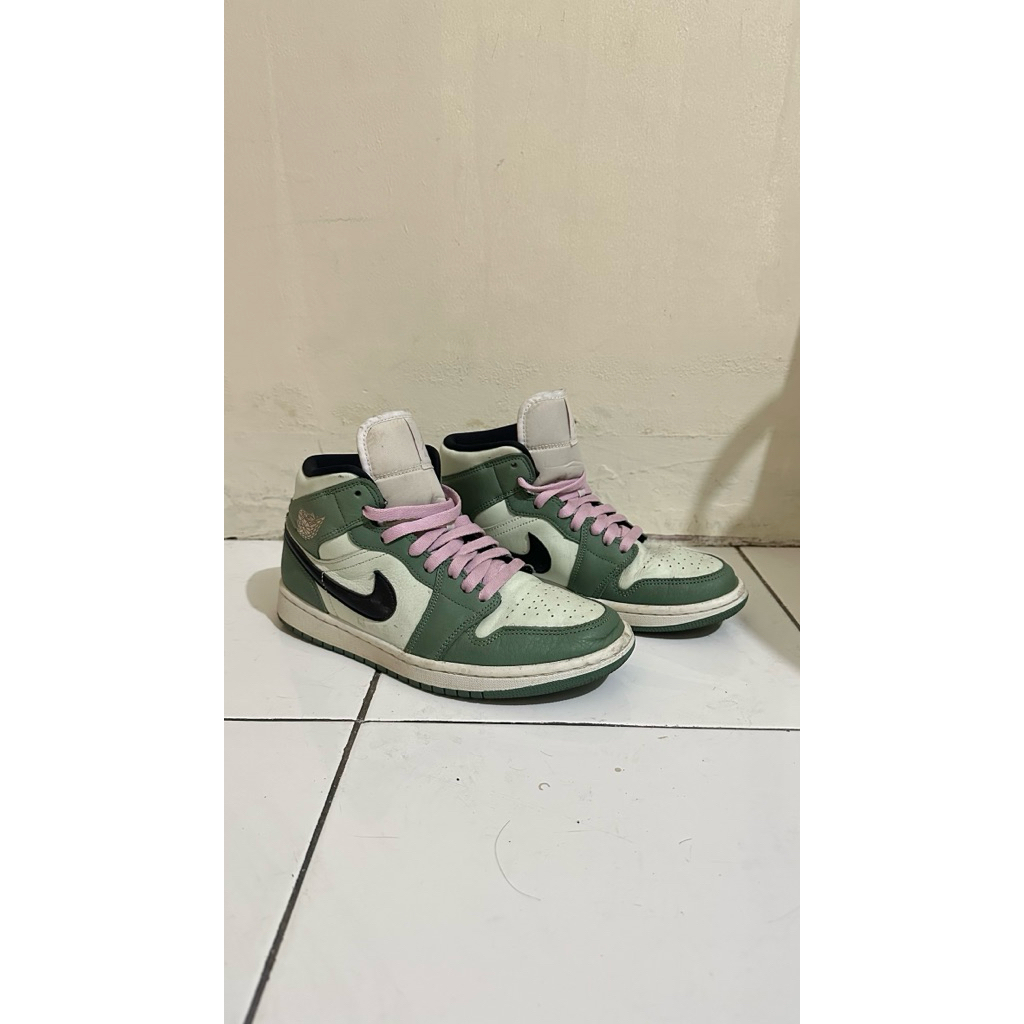 Air Jordan 1 Mid Dutch Green