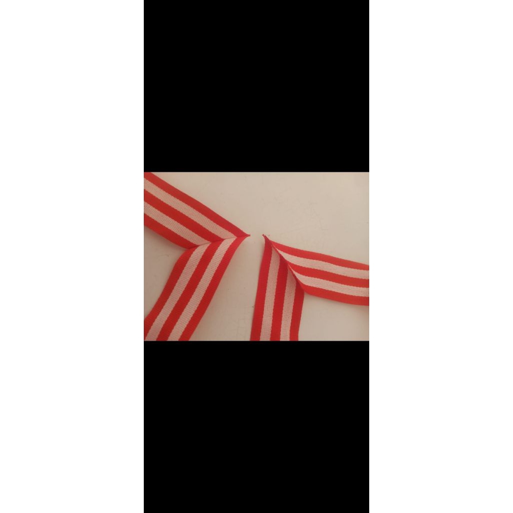 

TALI MEDALI Hanya talinya saja