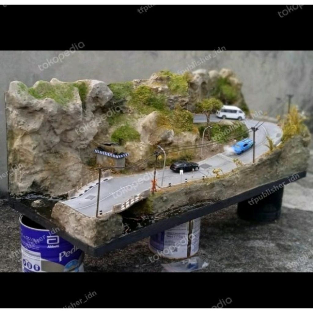 Miniatur / Diorama / Maket / Replika Jalanan Berliku Perbukitan