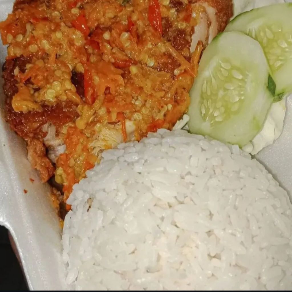 

ayamgepreknapoly