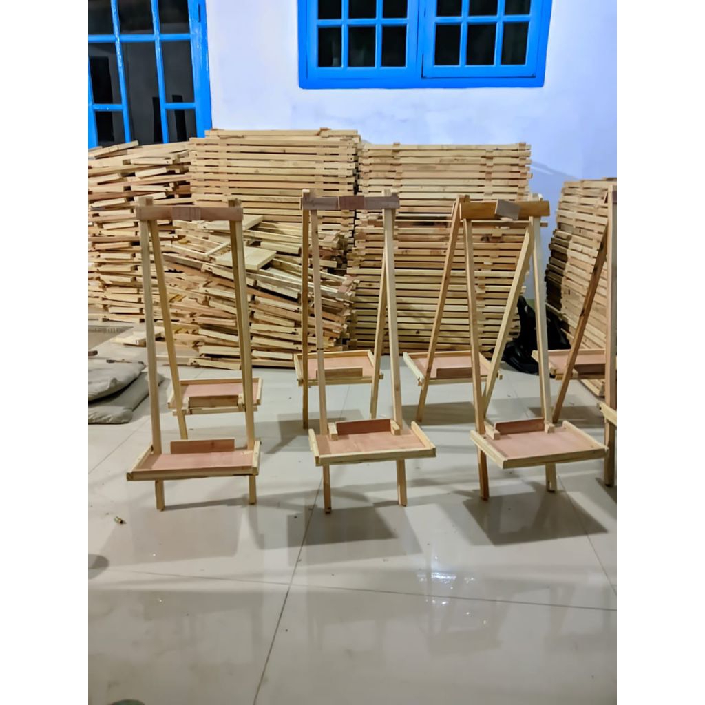 

stand/jagrak/meja lukisan styrofoam mewarnai ukuran 33x50 dan 30x40