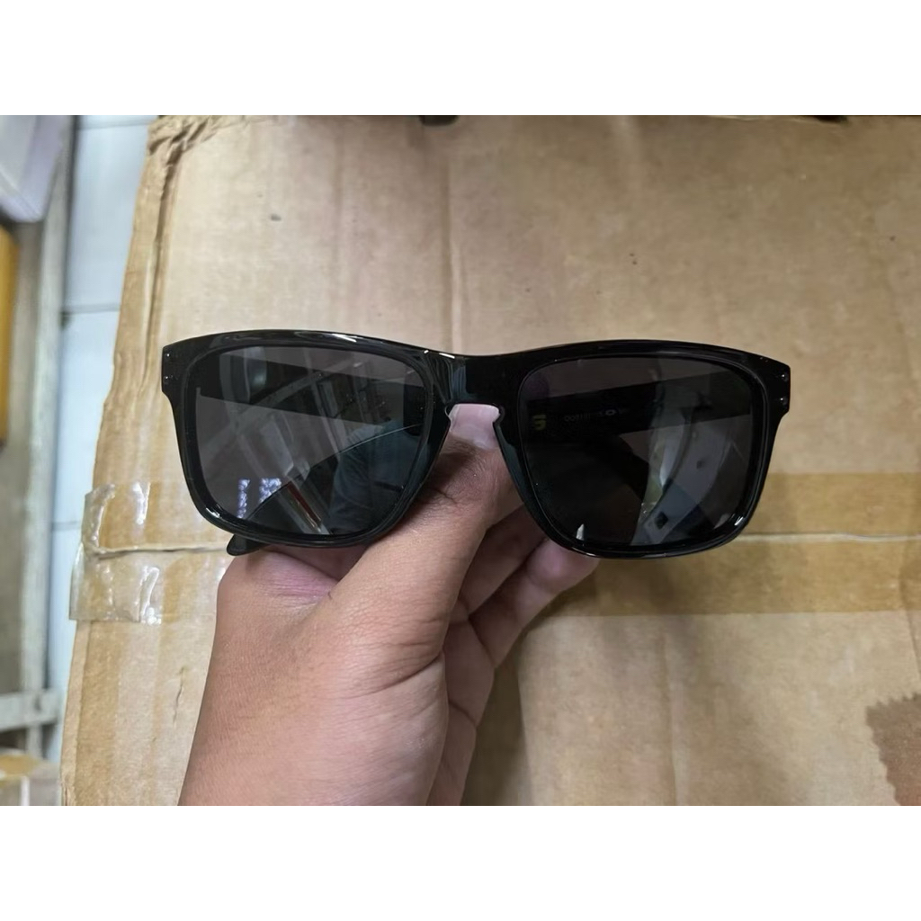 KACAMATA OAKLEY HOLBROOK VR46 HITAM GLOSY LENSA HITAM second ori