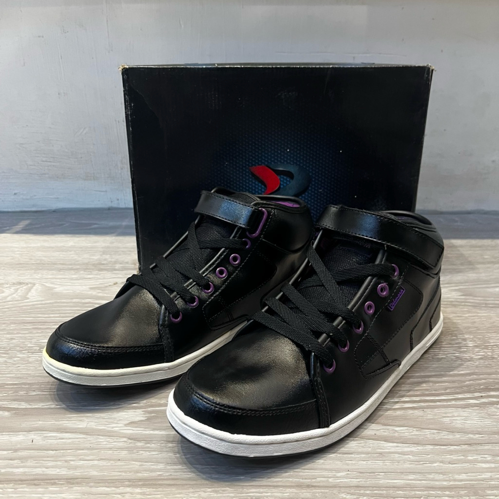 Delmora - Sepatu Sneakers / Sepatu Sekolah | Bieber - Hitam