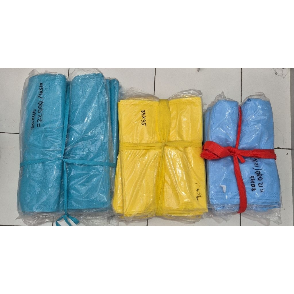 

12 pcs spunbon goodiebag 30x40 / 25x35 / 20x30