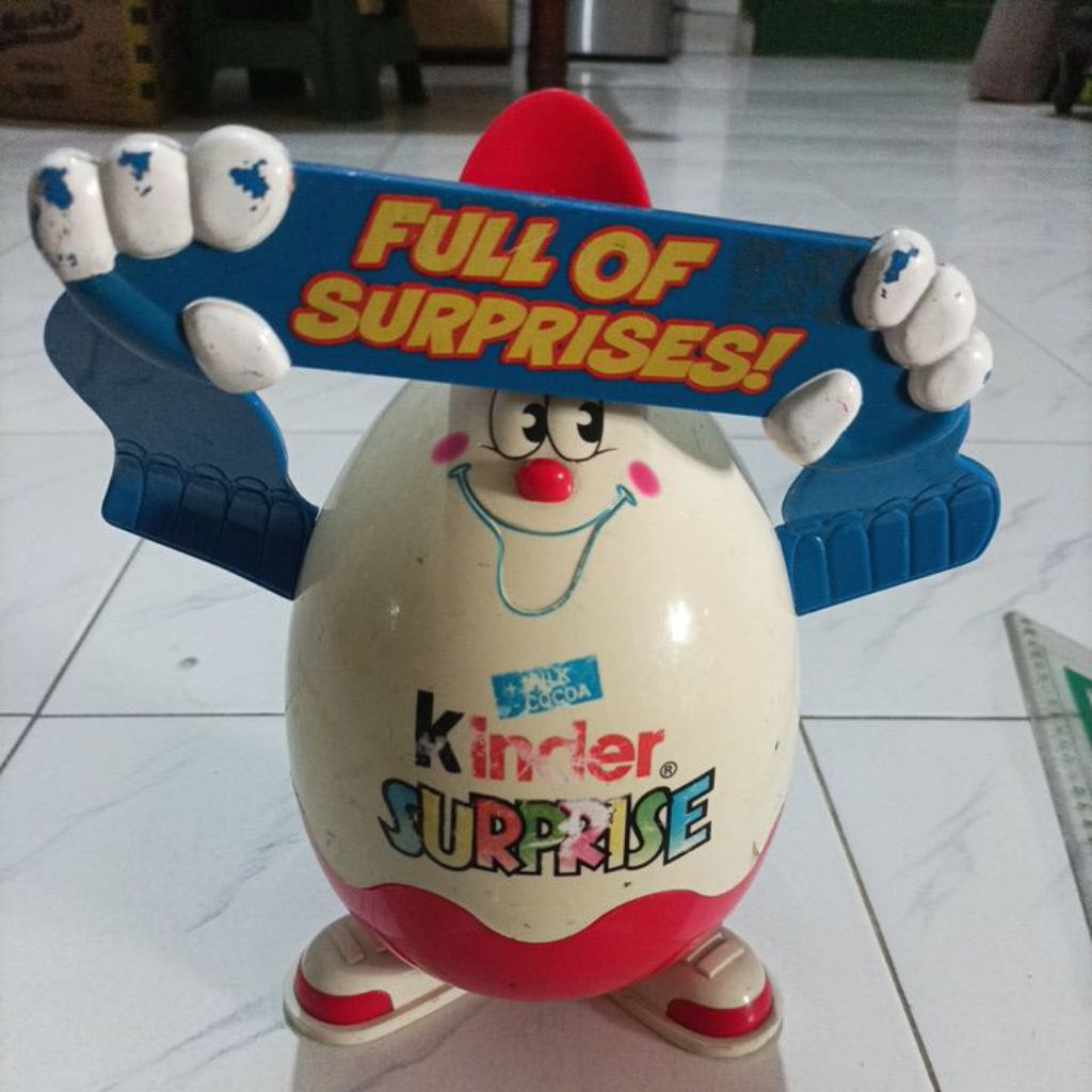 Figure Kinder Joy Surprise ukuran 22cm