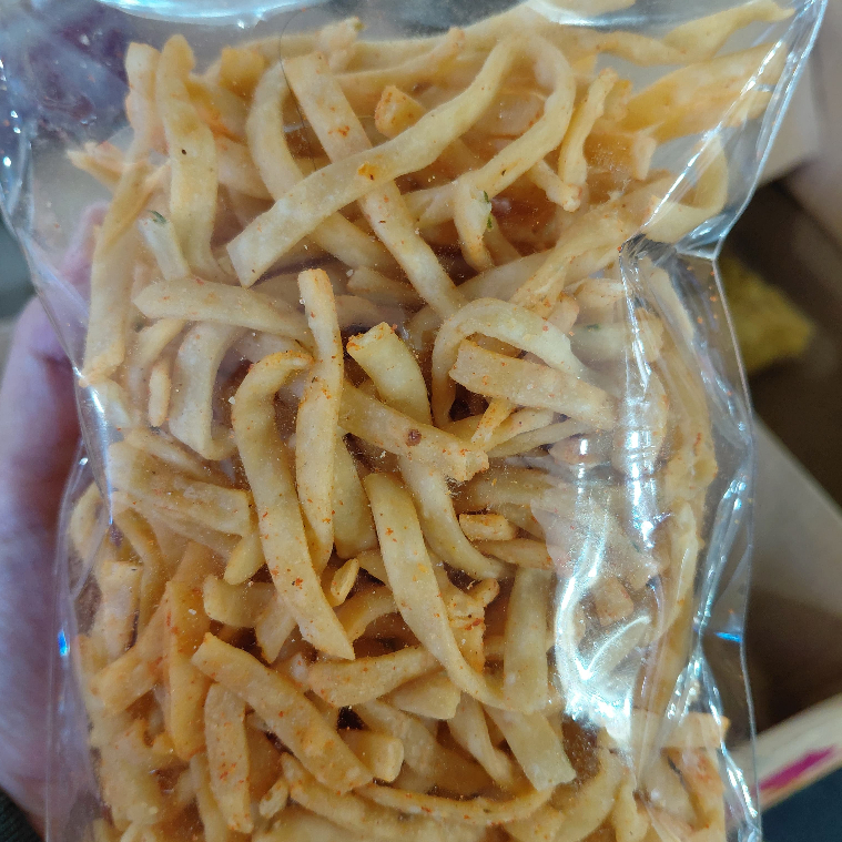 

Pangsit Stick Bawang Asin Gurih Pedas