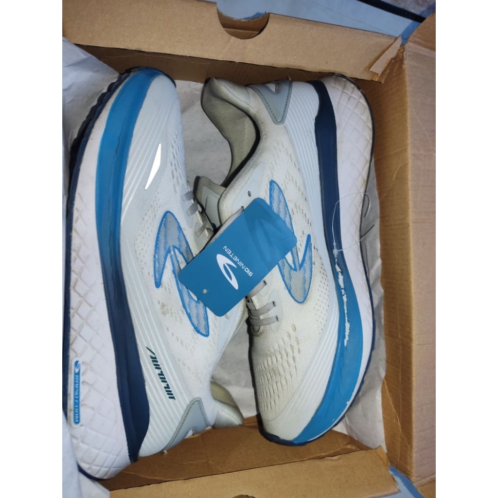 Sepatu running aurorun 910 (second)