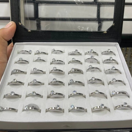 Cincin Mata Diamond Kecil Terbaru Titanium Anti Karat/anti luntur