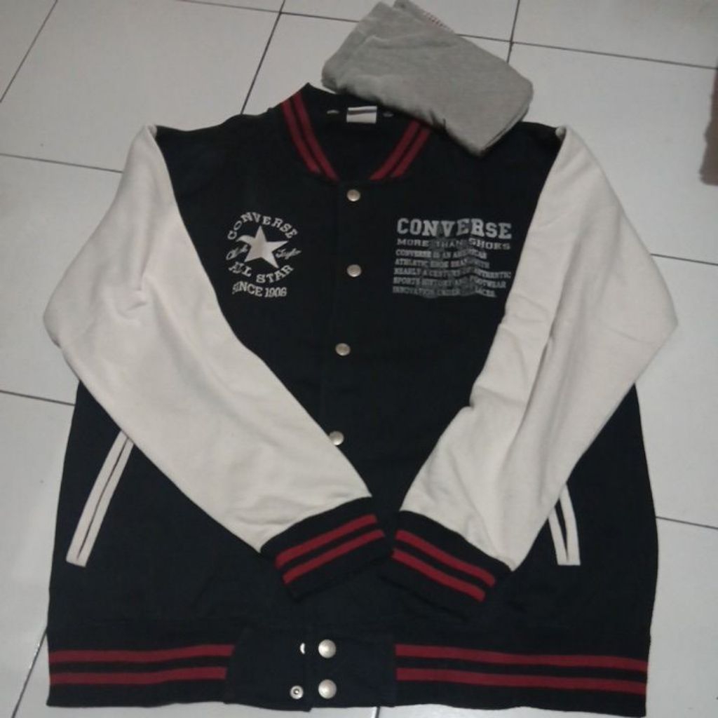 Jaket Varsity Converse size LL second