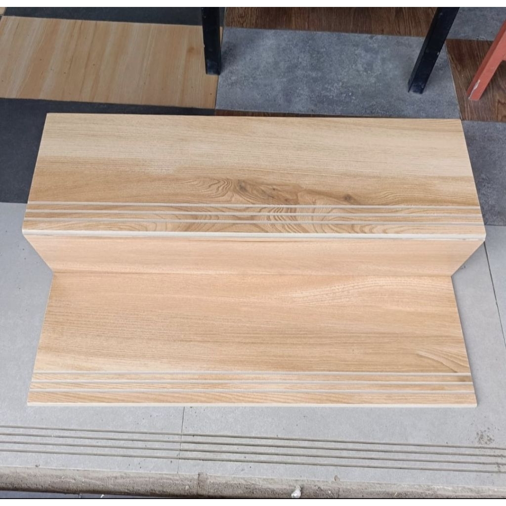 tangga rumah granit motif kayu 30x80 30x90 30x100 30x120 custom ukuran