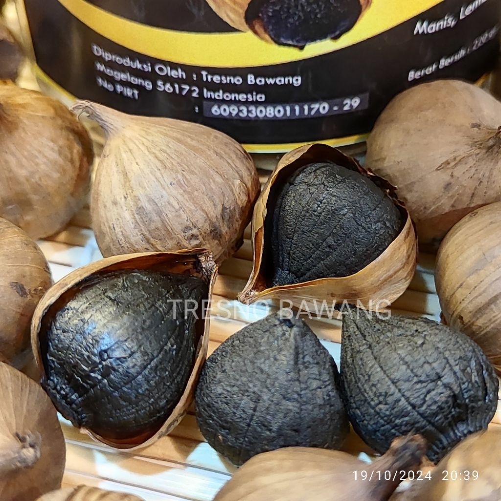 

Black garlic bawang hitam tunggal Tresno Bawang