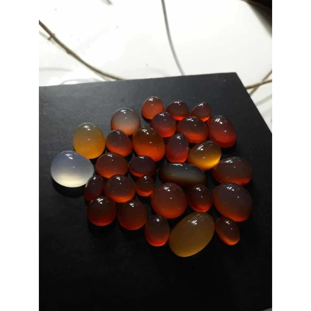 Obi nukleus alas merah