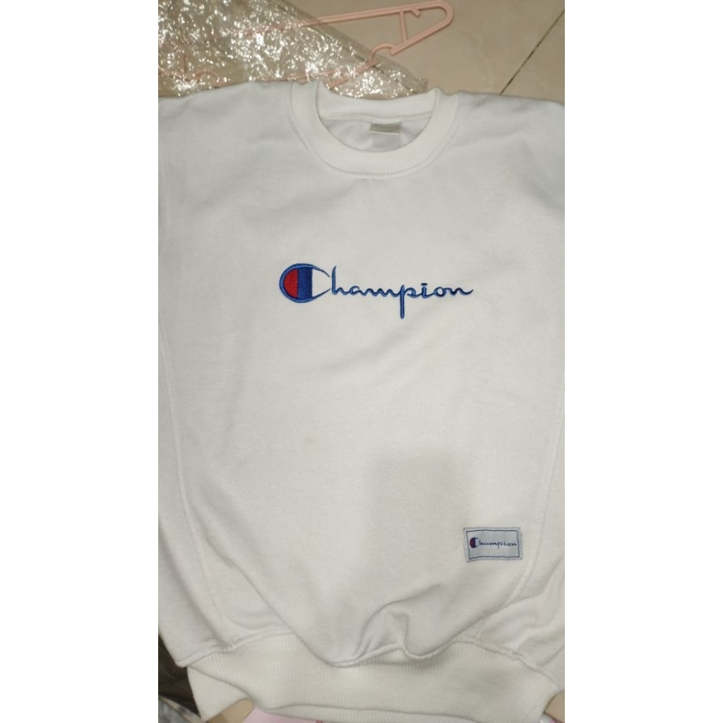 Crewneck putih champion