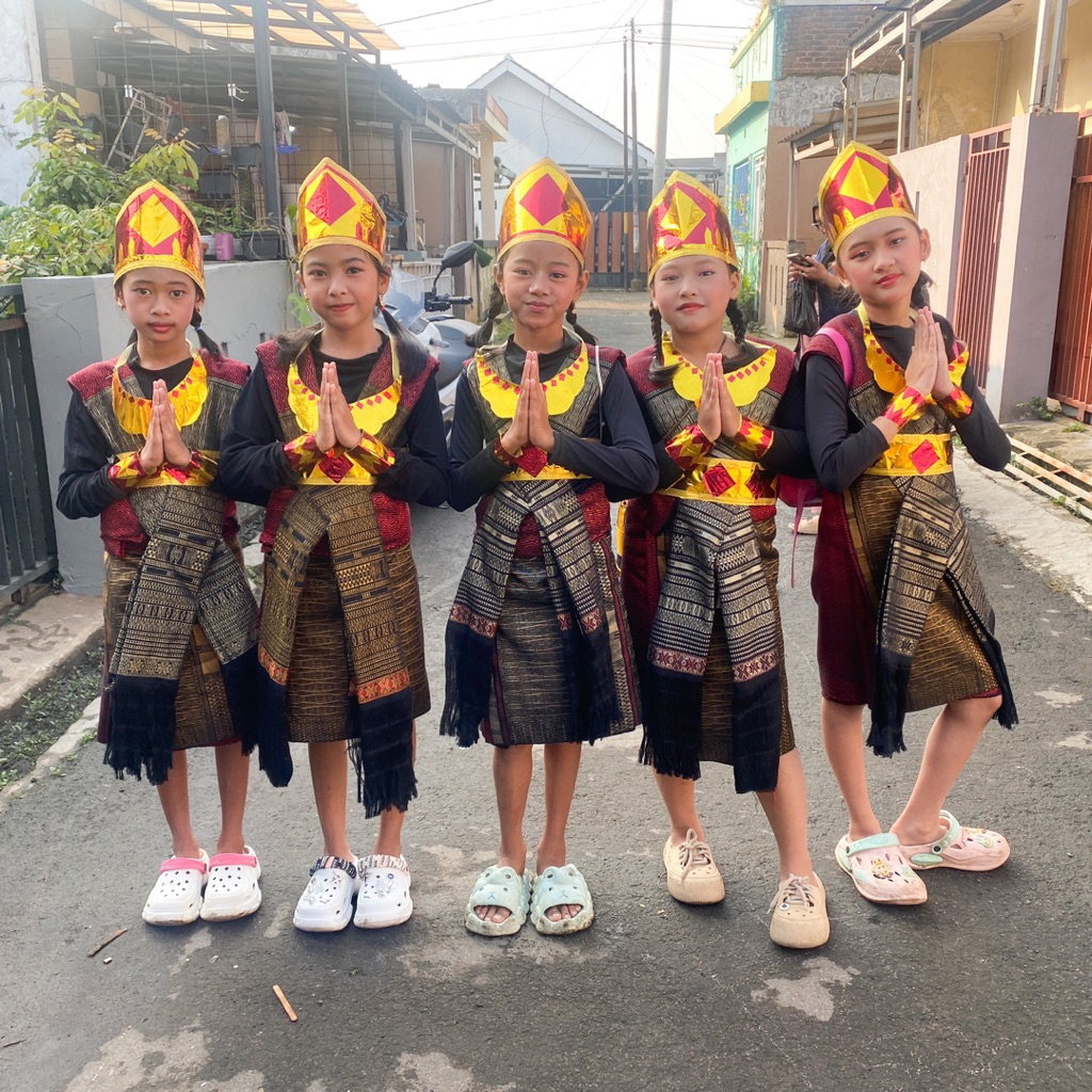 tumtuman  bawahan  songket  tenun