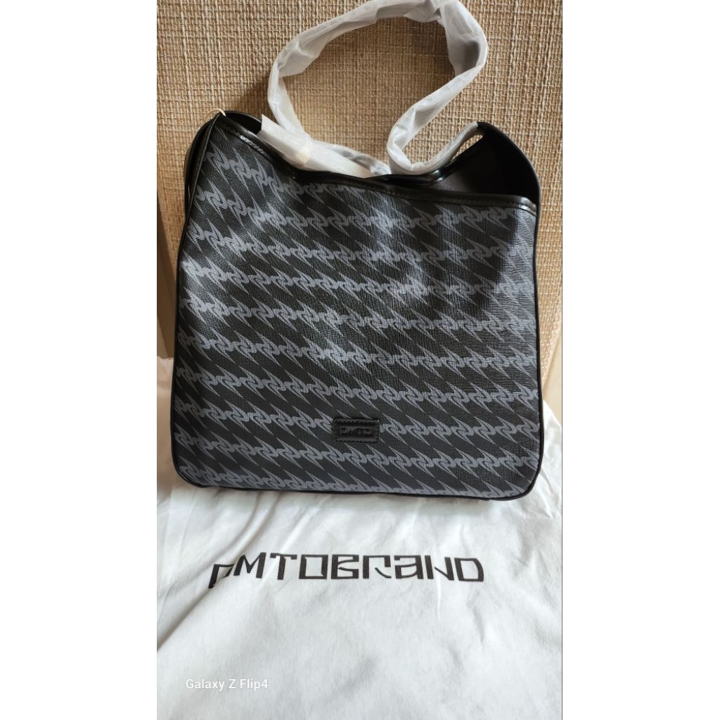 OMTO sling bag woman