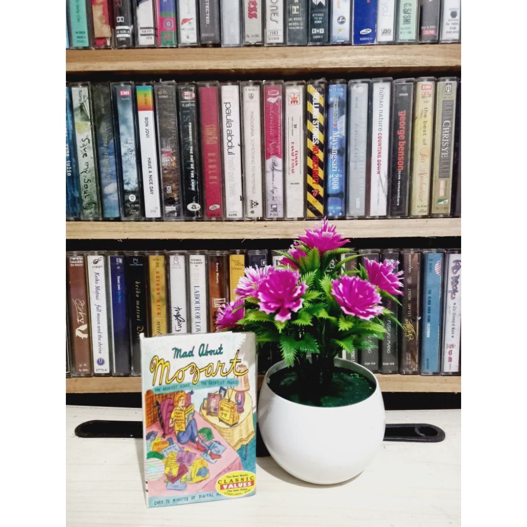 KASET MAD ABOUT MOZART