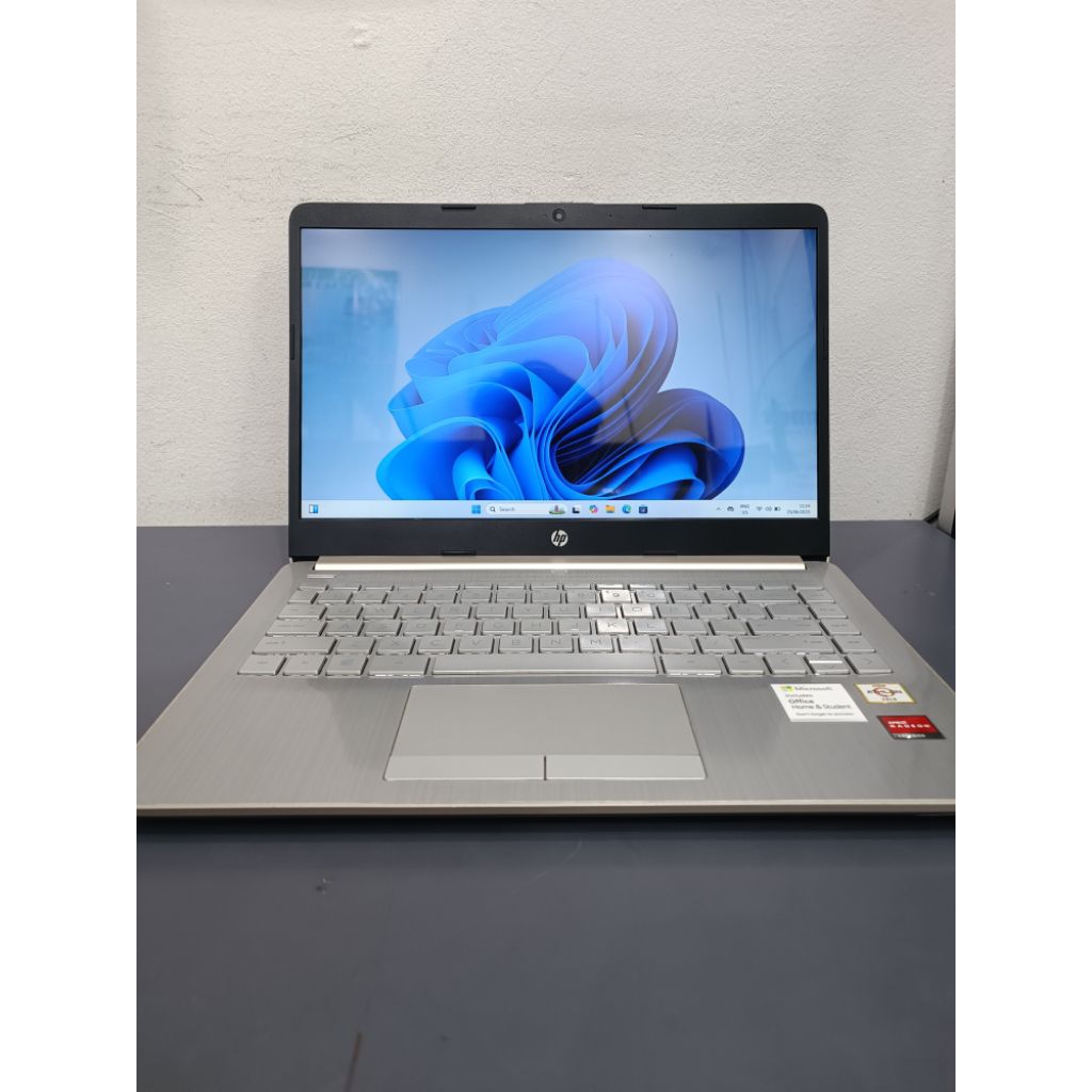 hp 14s-DK AMD Athlon Gold