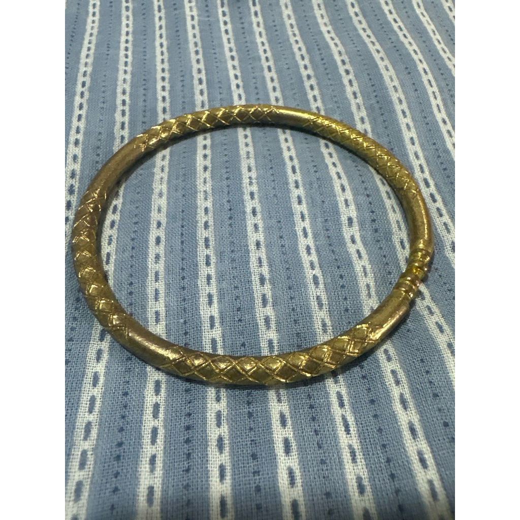 gelang kuningan