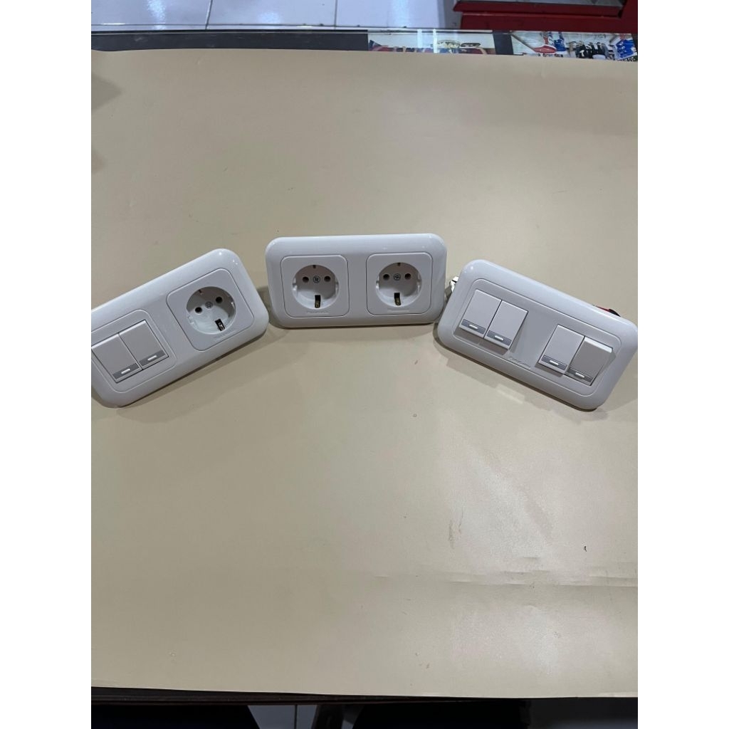 PANASONIC ORIGINAL - SAKLAR - STOPKONTAK - PUTIH - TANAM TEMBOK - SAKLAR DOUBLE ISI 2 - 4 - STOPKONT