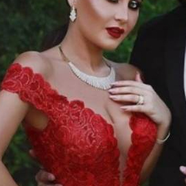 Gaun Wedding Pengantin Mewah  merah  v neck sexy  bahu terbuka brocade  merah/maroon