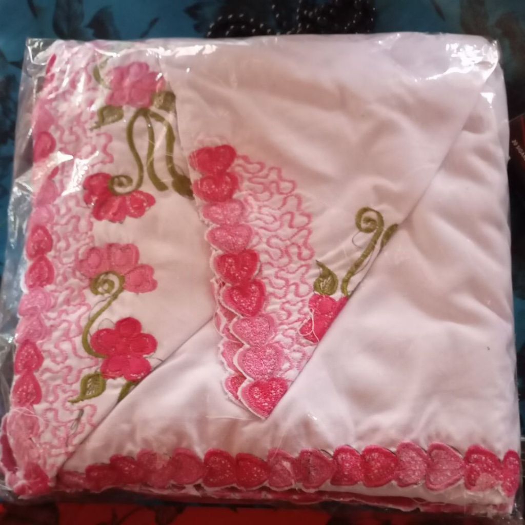 Mukena Putih Bordir Bunga Premium – Adem & Elegan