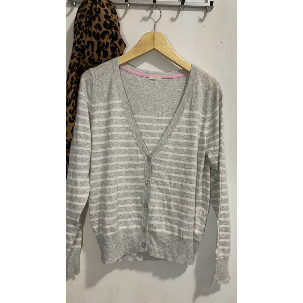 cardigan brand uniqlo