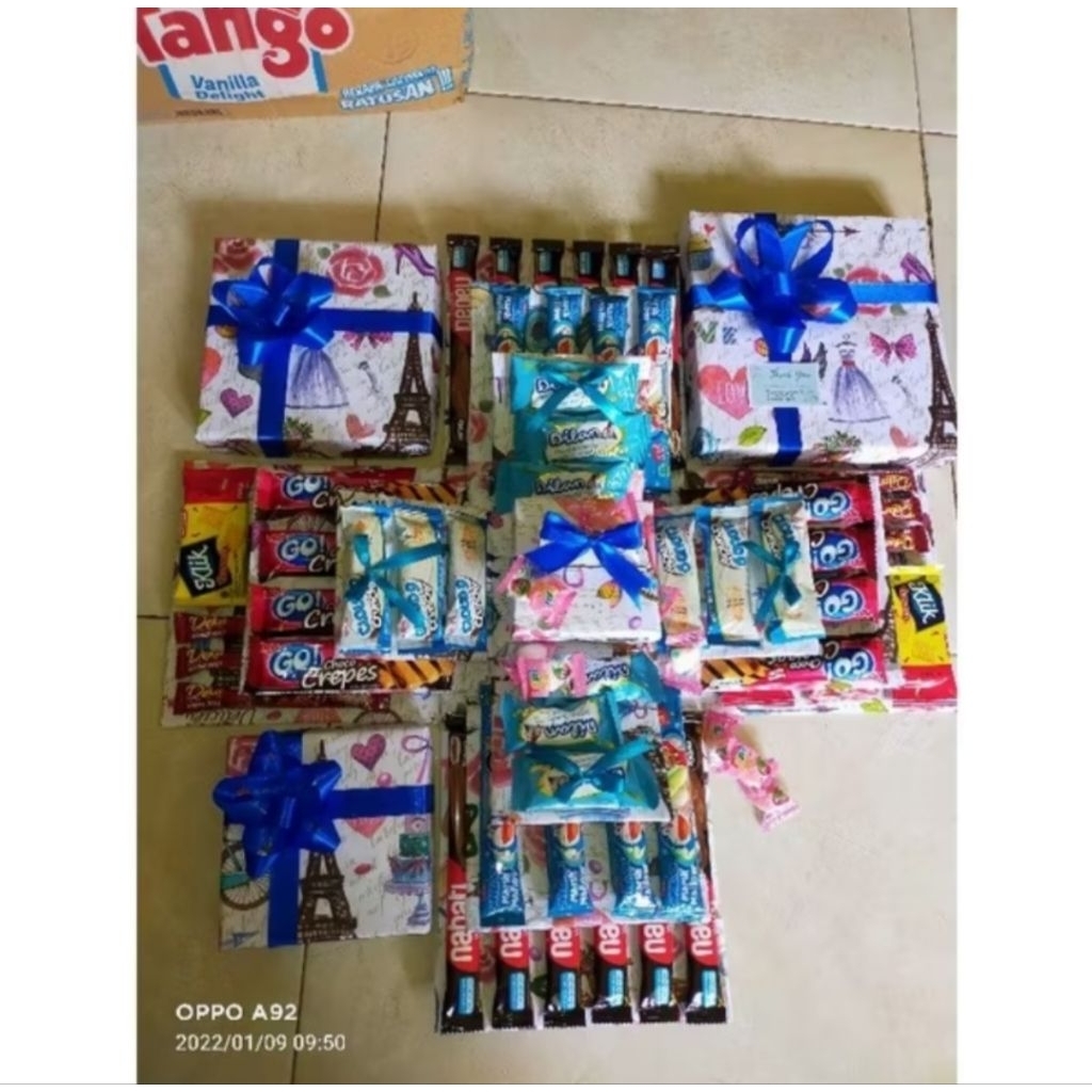 

Box surprise// plus uang roll 50k//plus snak//