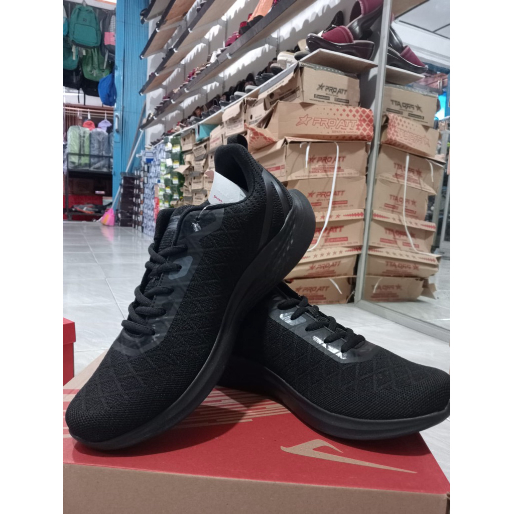 Sneakers Hitam Pro Att
