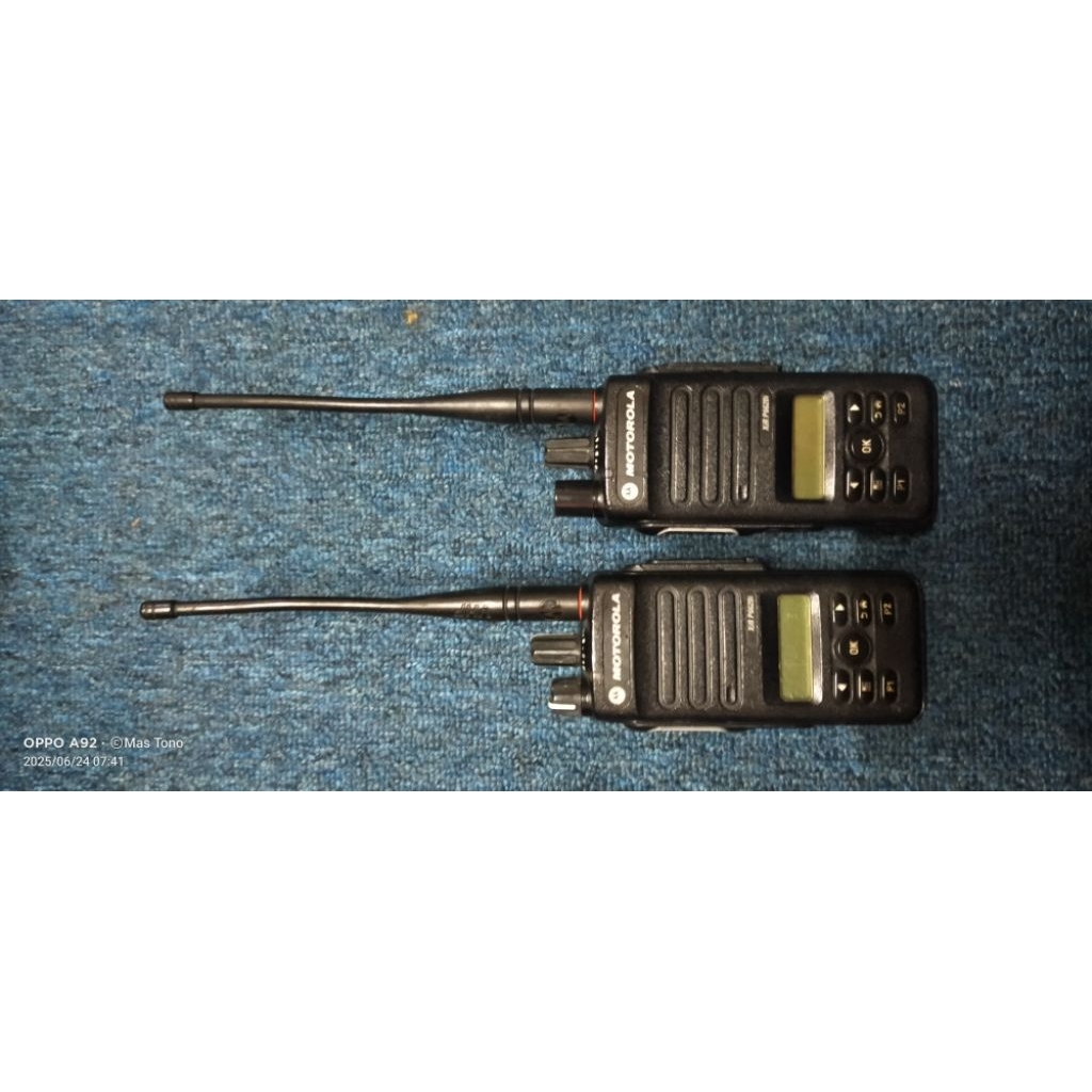 2 UNIT HT MOTOROLA XiR P6620i/UHF350Mhz.BORONGAN