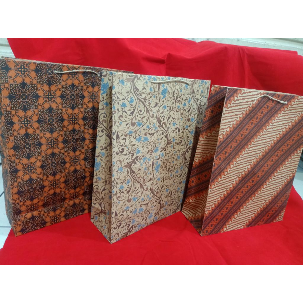 

paper bag xl batik bahan tebal new isi 12 pcs terlaris dan termurah new
