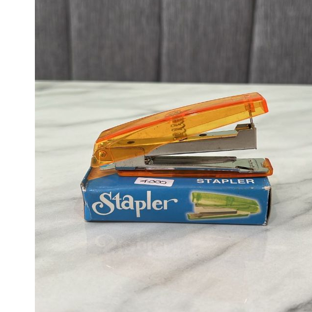 

Aneka Stapler Murah Besar dan Kecil