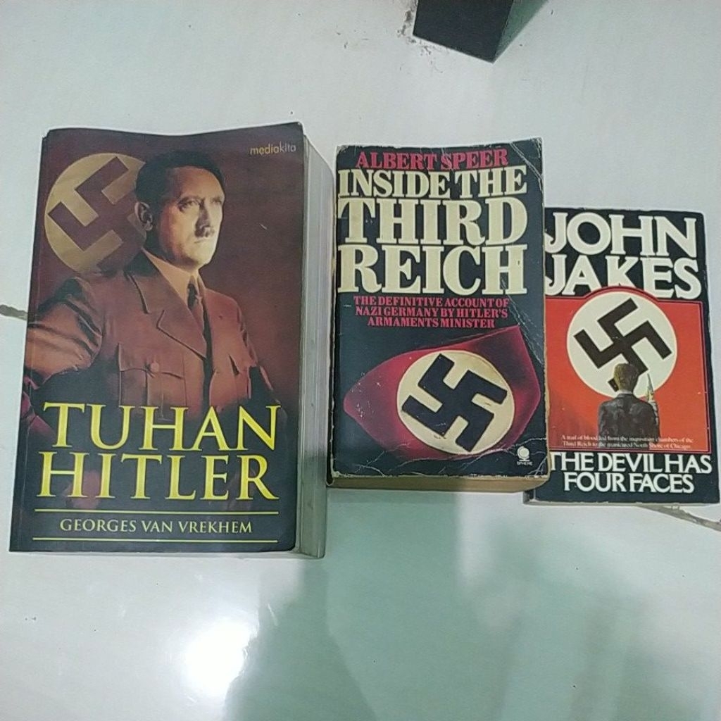 Buku Tuhan Hitler, Inside The Third Reich & The Devil has Four Faces
