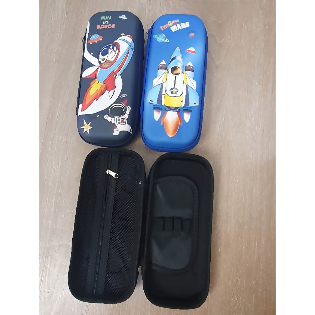 

Tempat Pensil timbul 3D anak cowok Apollo