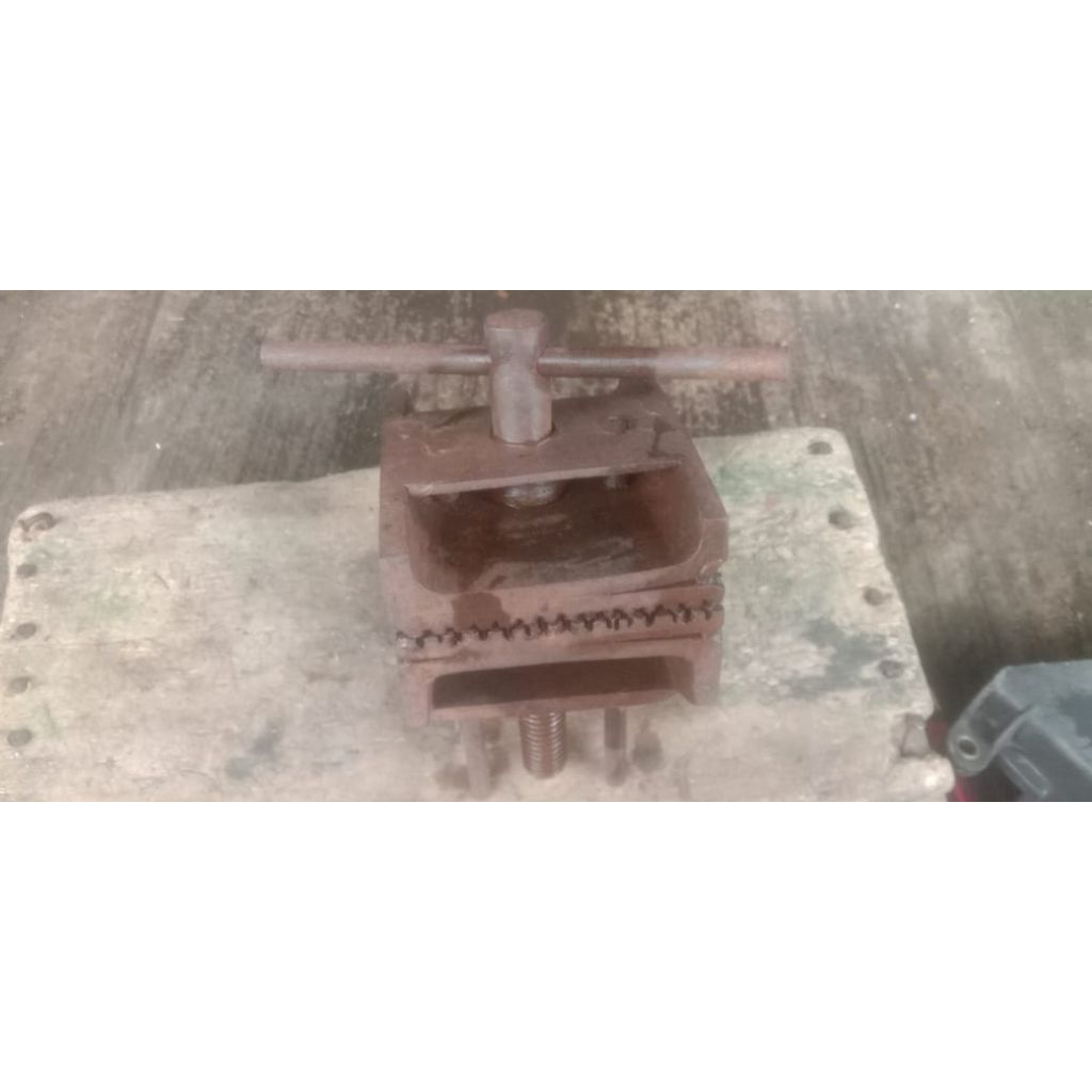 RAGUM PENJEPIT BESI BAHAN ASLI BESI