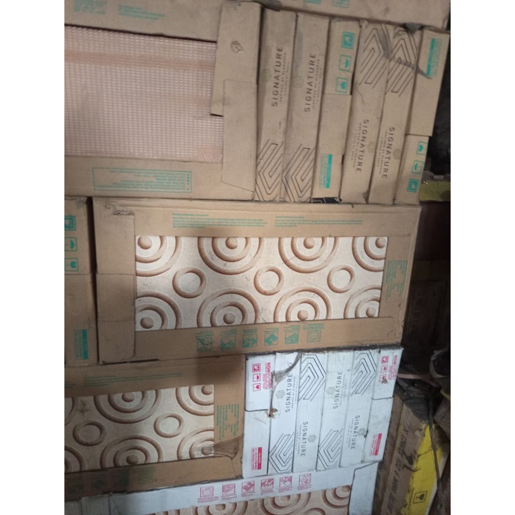 keramik dinding mulia 30x60 glosy