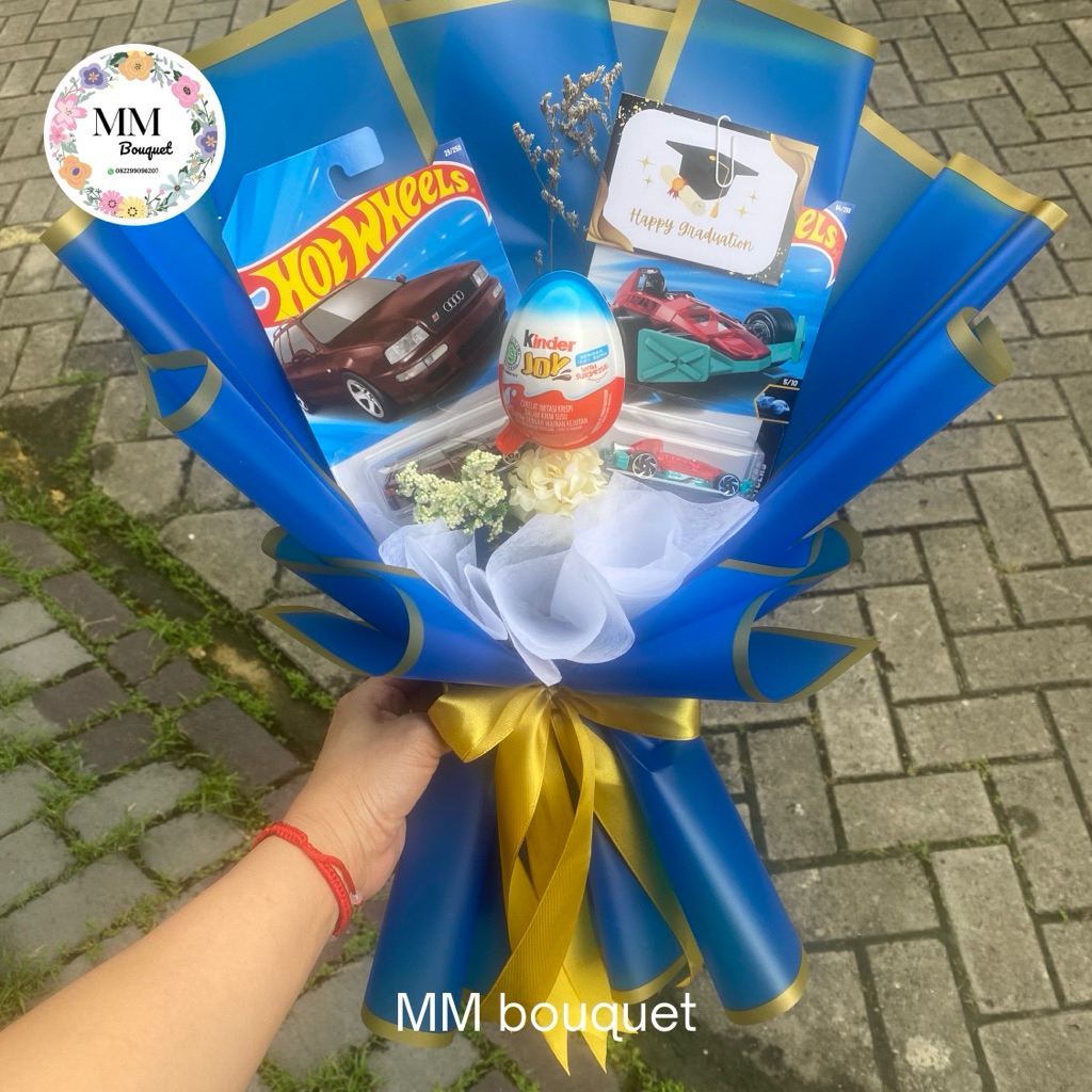 Buket hotwheels kinderjoy-buket mainan mobilan-buket ulang tahun anak cowok -bujet wisuda