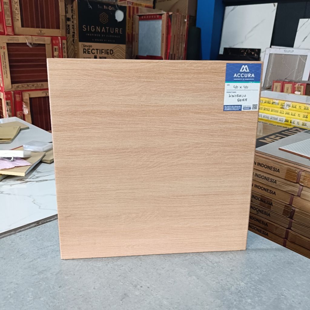 Keramik lantai 40x40 motif kayu kinibalu beige acura
