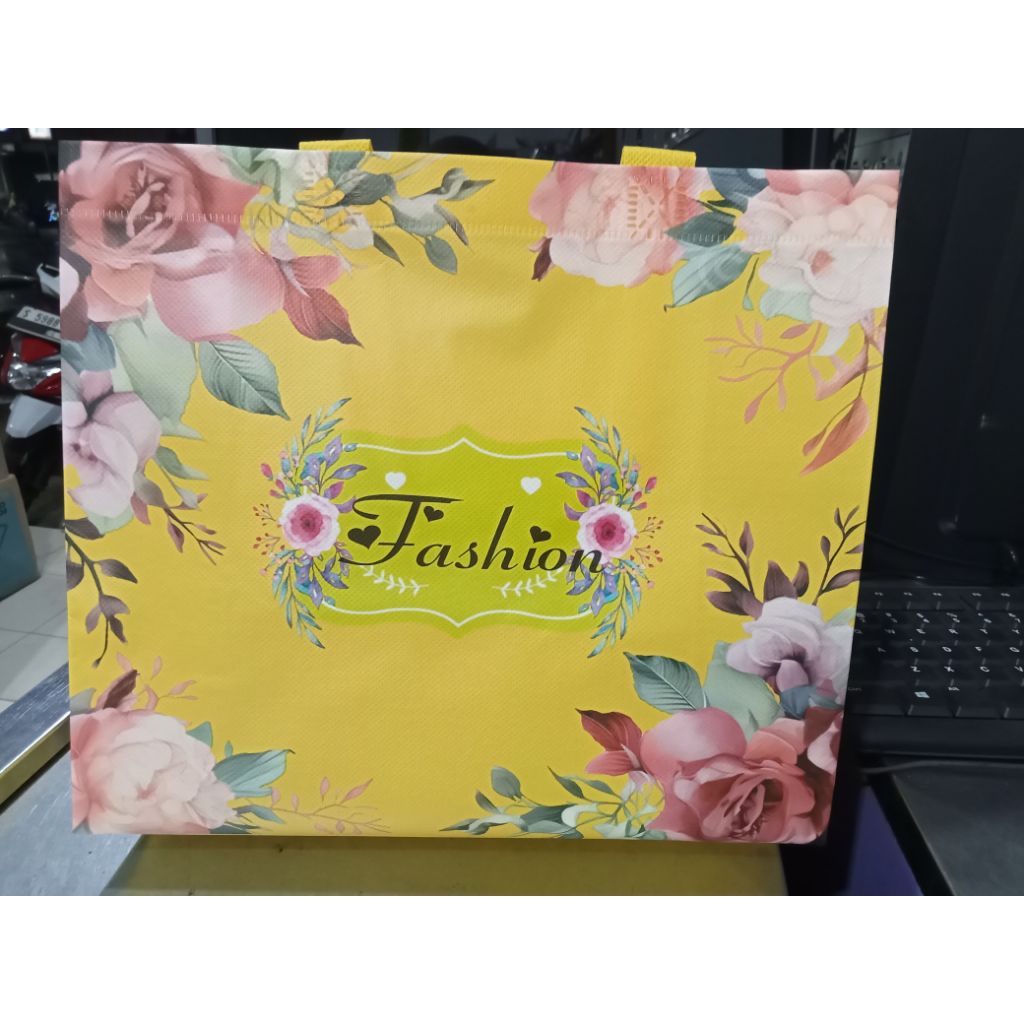 

TAS SOUVENIR/TAS LAMINASI BUNGA