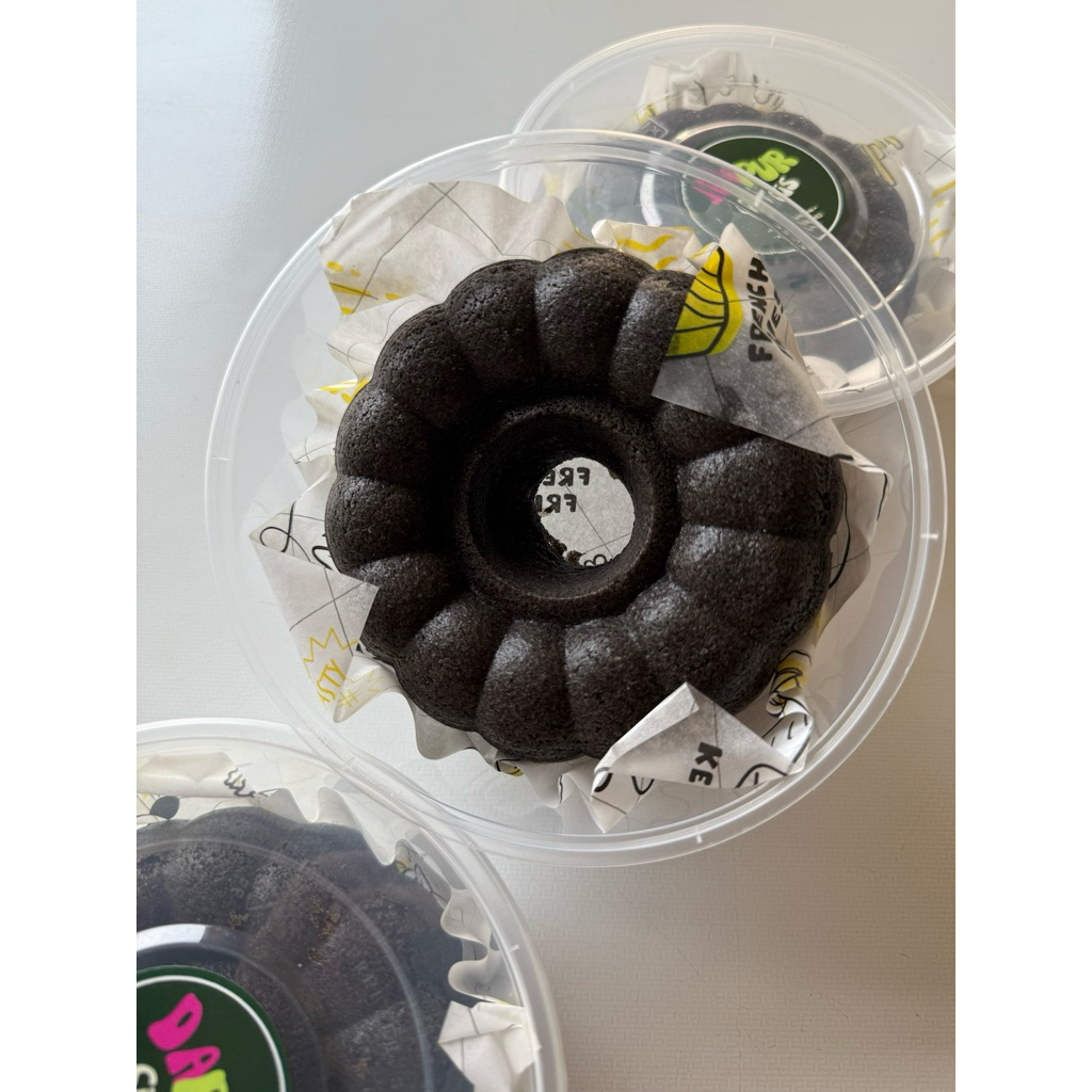 

BOLU KETAN HITAM KEJU LUMER/COKLAT LUMER 10 CM