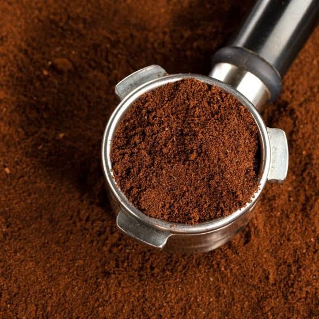

BUBUK KOPI HITAM POLOS .NIKMAT MANTAP HITAM 1 kg