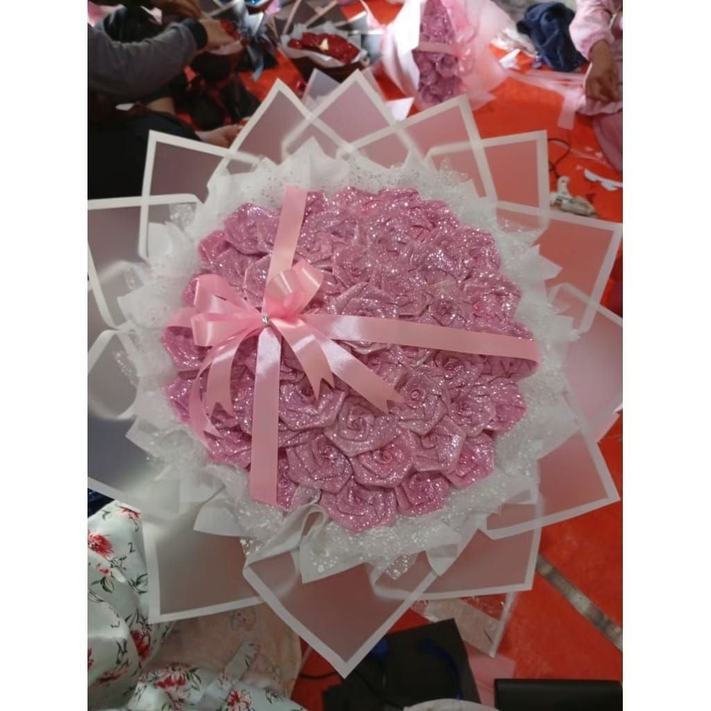 

BUKET BUNGA PITA SATIN 50 KULTUM DARI WHIMSYBUKET CANTIK, ELEGAN,