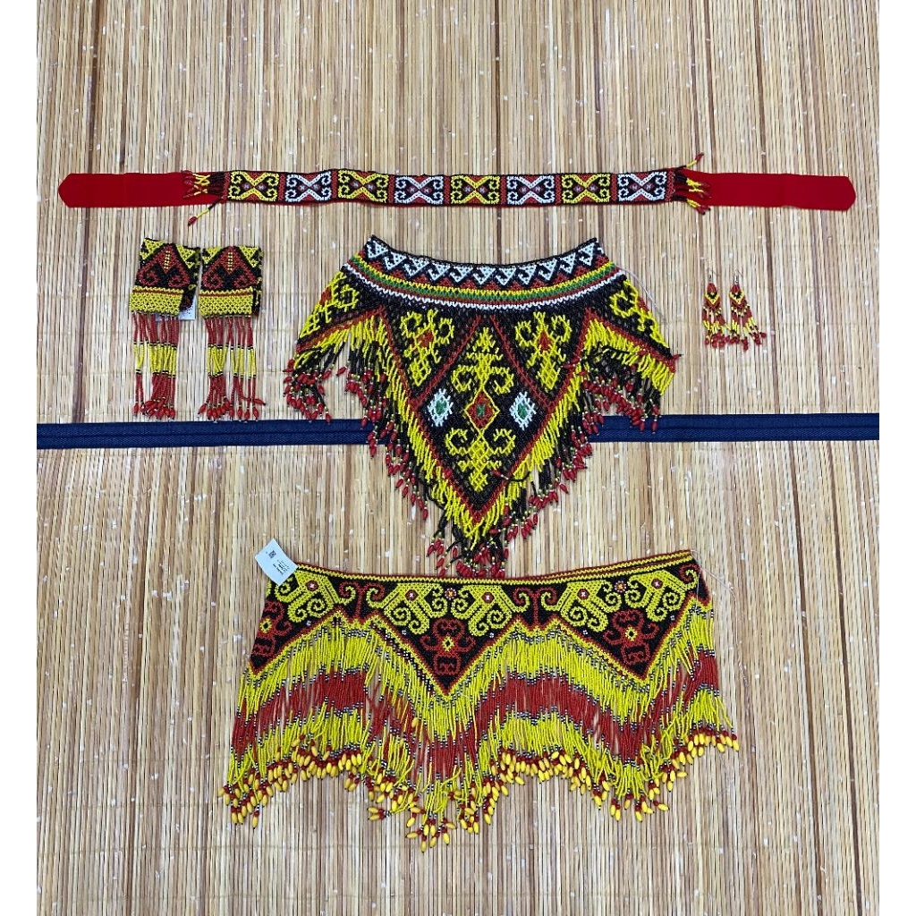 accesories tari dayak // aksesoris manik khas dayak // Teratai dada manik teratai// pinggang manik /